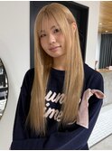 ベージュ