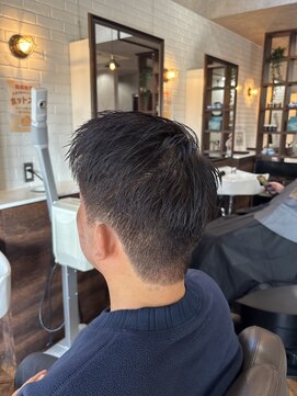 アンカー(ANCHOR) MEN’S HAIR/サーフカール/刈り上げセンターパート/印西市