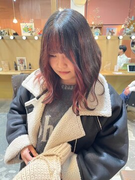 チャプター 問屋町(chapter) 顔まわりレイヤーカットインナーカラーピンクカラー髪質改善