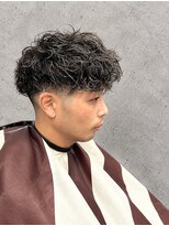フジヤマバーバーショップ アジト(FUJIYAMA BARBER SHOP ajito)&nbsp;ハイライト×カーリーパーマフェード メンズ/明石/西明石/大久保