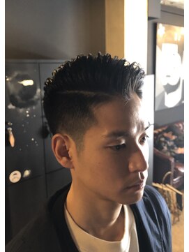 バーバーショップ レガロ(REGALO) 2ブロックサイドバックフェードスタイル