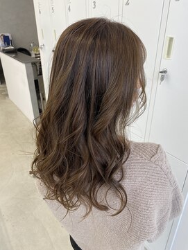 テラス トヨタ(Telasu Toyota) オリーブグレージュカラー