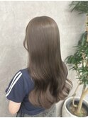 ☆大流行☆ヘーゼルベージュで抜け感のある大人女性【小山田繭】
