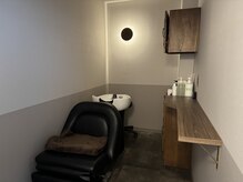 エレノア 梅田店(Eleanor)の雰囲気（シャンプー台も完全個室 ヒーリングミュージックで癒しの空間♪）