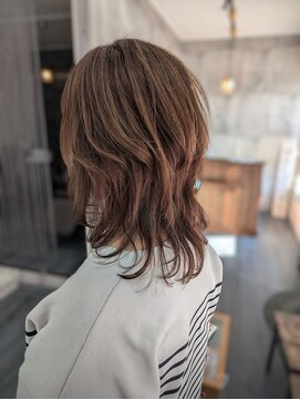 リル(LILU) くびれミディウルフレイヤー