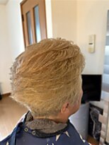 フント ウント ダーメ(Hund und Dame) くせ毛を活かしたショート