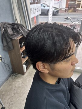 センターパート×毛流れパーマ