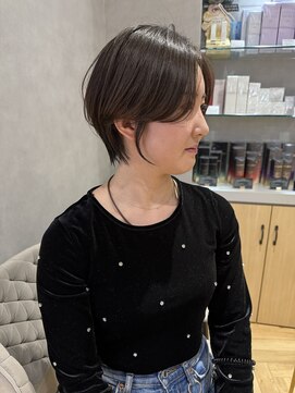 ジルバイジアン(JILL by GIEN) ハンサムショート/前髪なし/20代30代40代/小顔ショート@sarina