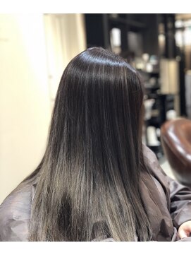 アベリーニューヨーク(Avery NEWYORK) 粉雪ハイライト×グレージュカラー