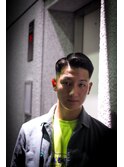 ちょっアウトローな雰囲気も醸し出せる、スキンフェード。
