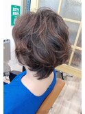 パーマでトップふんわり大人綺麗髪ショート