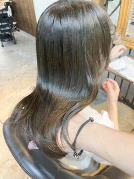 アリュウル 表参道(ALLURE) ピスタチオグレージュ カーキグレージュ 韓国くびれレイヤー