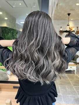 ラフトーキョウセカンド(RAF TOKYO 2nd) まKURO流バレイヤージュ