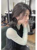 灰色とブルーにて