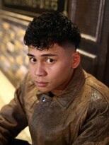 メイン(MENIN)&nbsp;スペインカール短髪フェード刈り上げバーバー［相模大野/町田］