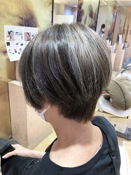 シュヴー 門前仲町(CHEVEUX) ショート/白髪ぼかしハイライト