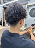 ツイストスパイラルパーマメンズマッシュ刈り上げ 奥東巧真