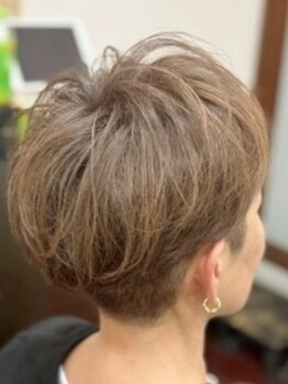 ヘアーマツシタ(Hair Matsushita)の写真/店内は2席のアットホーム空間。マンツーマンで向き合います！髪のお悩みは何でもお気軽にご相談ください☆