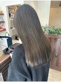 艶と透明感のプレミアムストレート暗髪カラー
