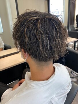 スターズレイ 本川越(STARS ray) ツイストパーマ 束感 ツーブロック ハイライト ブリーチ 束感