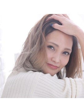 グラス 春吉1号店(glass) ケアブリーチ+カラー+4Stepトリートメント￥15980