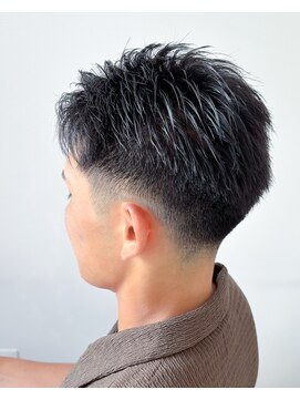 メンズサロンラシルバイレストプラス(MEN'S SALON racil by rest plus) フェードスタイル　と　アイブロウ