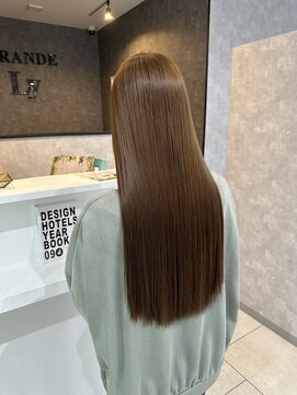 オリーブベージュカラー