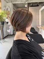 ヤソヤ(88)&nbsp;白髪ぼかしハイライト/ショートボブ/前髪なし