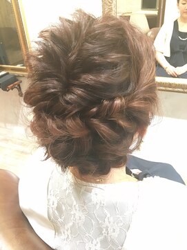 ノアズアーク(NOAH'S ARK) 編み込みアップスタイル