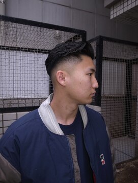 ウェルネス(Wellness) スキンフェードオールバックメンズショートスタイル