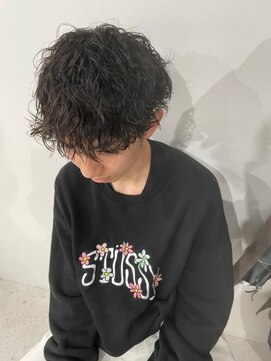 ヒビヲ(HIBIO) 前下がりマッシュ波巻きスパイラルパーマメンズツーブロック横浜