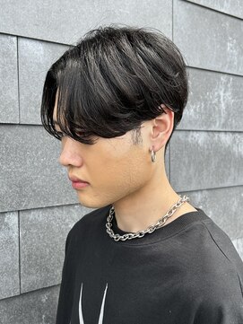 ヒュイル バイ ニアウ(Hwyl by Niau) メンズマッシュセンターパートスパイラルパーマニュアンスパーマ