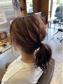 人気のグレーカラーで、髪と頭皮をいたわりながら、気になる部分をしっかりカバー！お気軽にご相談下さい♪