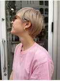 BLOND SHORT BOB