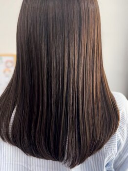 ペイジヘアー(paige hair)の写真/《paige》の縮毛矯正で柔らかく自然な艶髪に♪髪へのダメージを最小限に抑え、ナチュラルな仕上がりを提供*