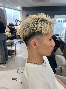 メンズサロン キング 枚方店(Men’s salon K!ng) ホワイトメッシュ/ツイスト/ツイスパ/パーマ/メンズ/眉毛