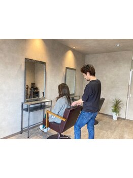 「なりたいイメージがわからない…」そんな方もお任せ！想いを汲んだ接客と丁寧なカウンセリングが好評◎