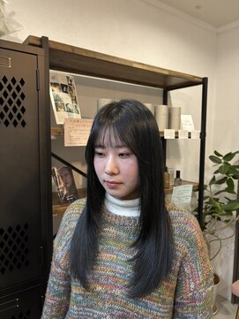 ミツバ(3tuba) 暗髪×レイヤースタイル