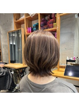 アルトル 池袋2nd(altru) ◇大人40代50代60代ショートボブ丸みショート白髪ぼかし