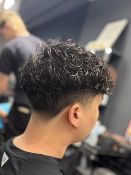 フランクスバーバーリベラルド 横浜(FRANK'S BARBER LIBERALD) メンズメンズカットブリーチパーマ