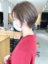 大人かわいい小顔前下がり丸みショート_TREAT浦安