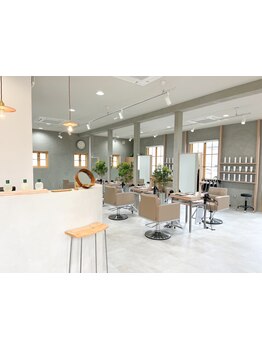 子育てスタッフ多数在籍！お子様連れでも周りを気にせずに、ゆったりとしたサロン時間が過ごせます☆