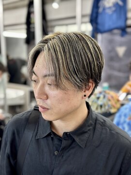 クロムトウキョウ ザ バーバー ネオン 新宿店(CHROM TOKYO the Barber ne/on) メンズセンターパート/メッシュブリーチ