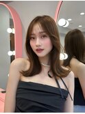 モモが作る透明感ベージュ×大人色っぽくぶれヘア