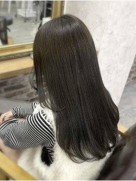 クラビス プラチノ(CLAVIS PRATINO) ブリーチ無カラー/オリーブグレージュカラー/顔周りレイヤー