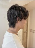 メンズのウルフヘアとニュアンスパーマ