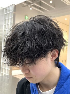 フィフスパーク(fifth PARK) 渋谷波巻きツイストスパイラル束感ルーズパーマメンズカット色気