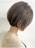 金沢八景ショートボブイルミナカラー丸みレイヤーくびれショート