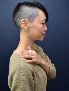 ヘアスタジオヘーフリヒ(HAIR STUDIO HoFLICH) 【1/4の極み】