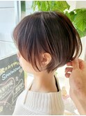 丸み際立つショートスタイル